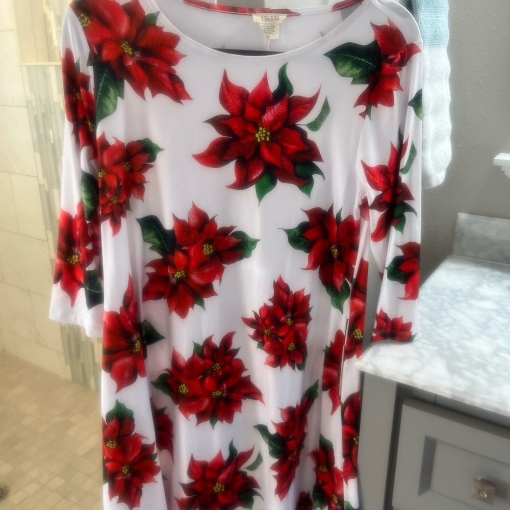 Yelete Red and Green Floral Women's Tunic
